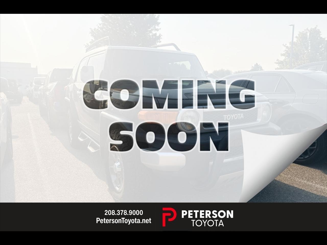 Toyota FJ Cruiser  2012