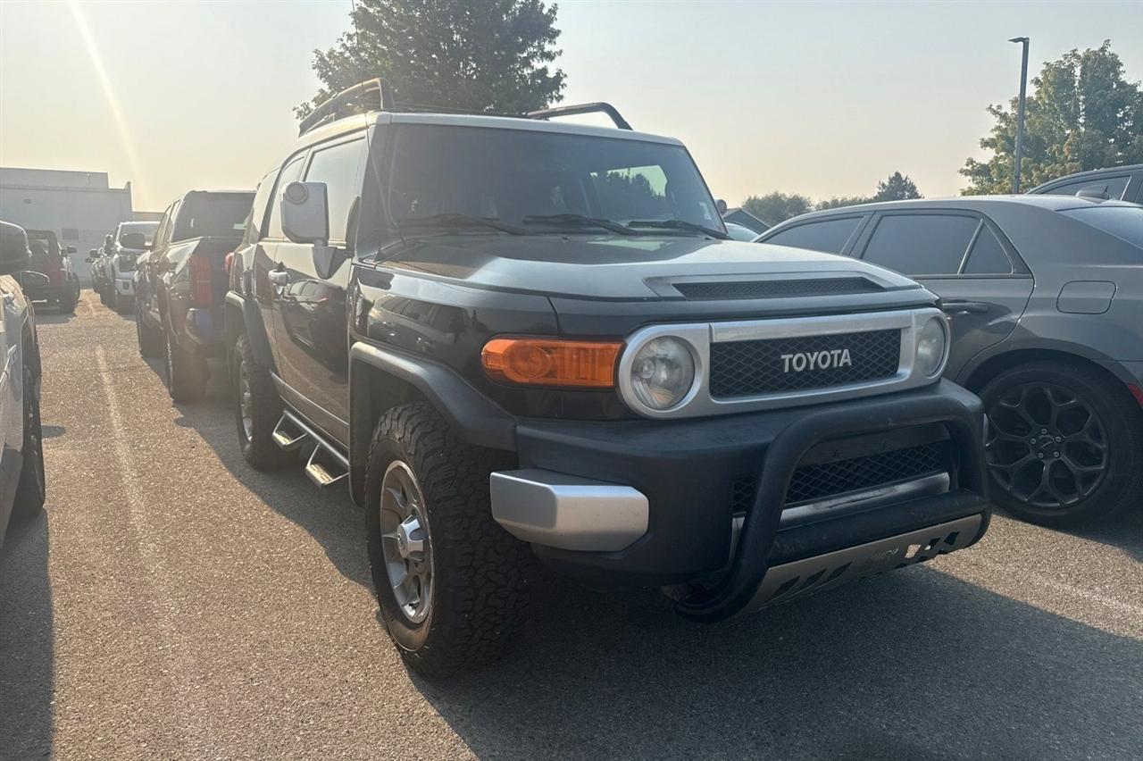 Toyota FJ Cruiser  2012