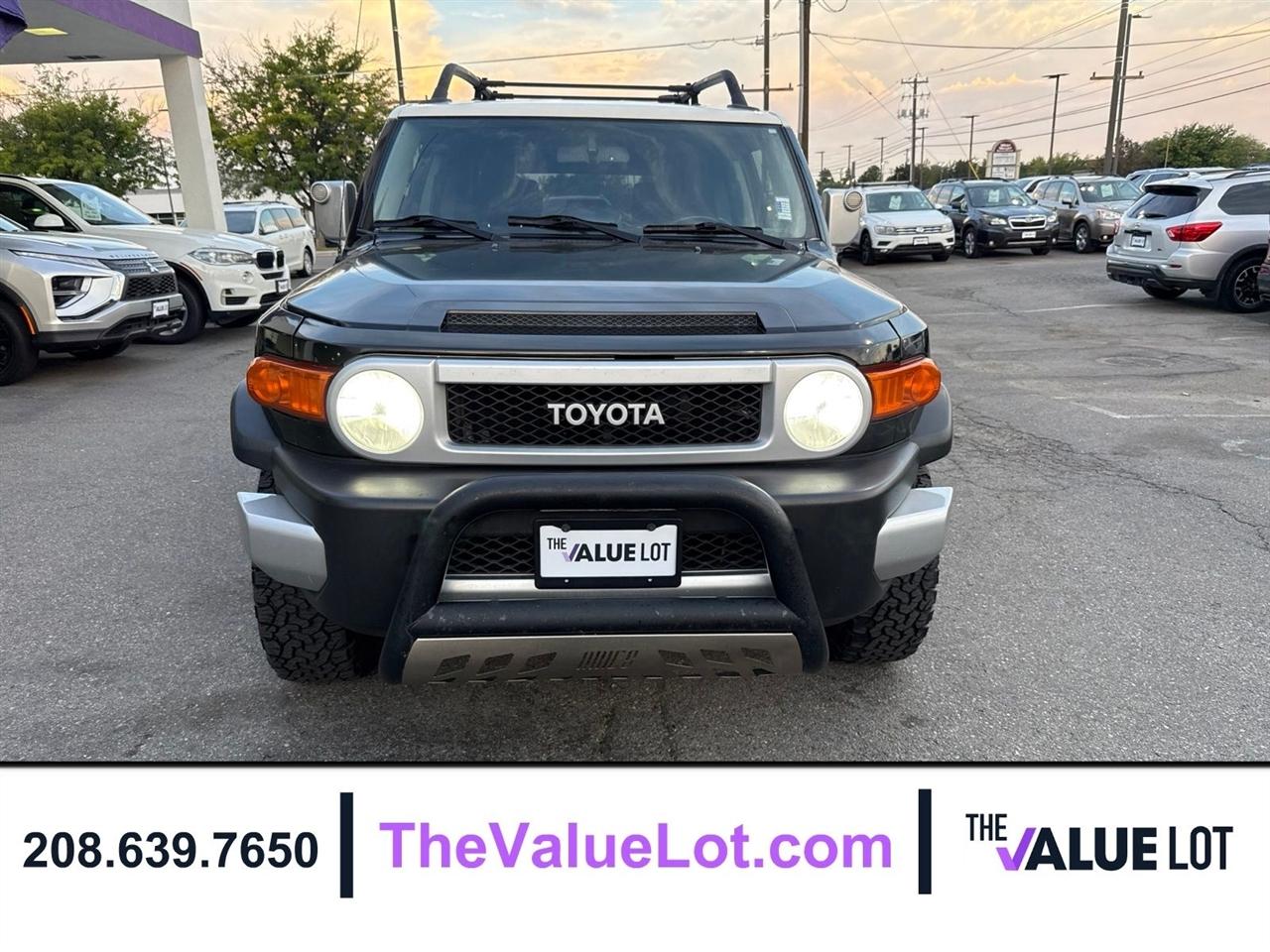 Toyota FJ Cruiser  2012
