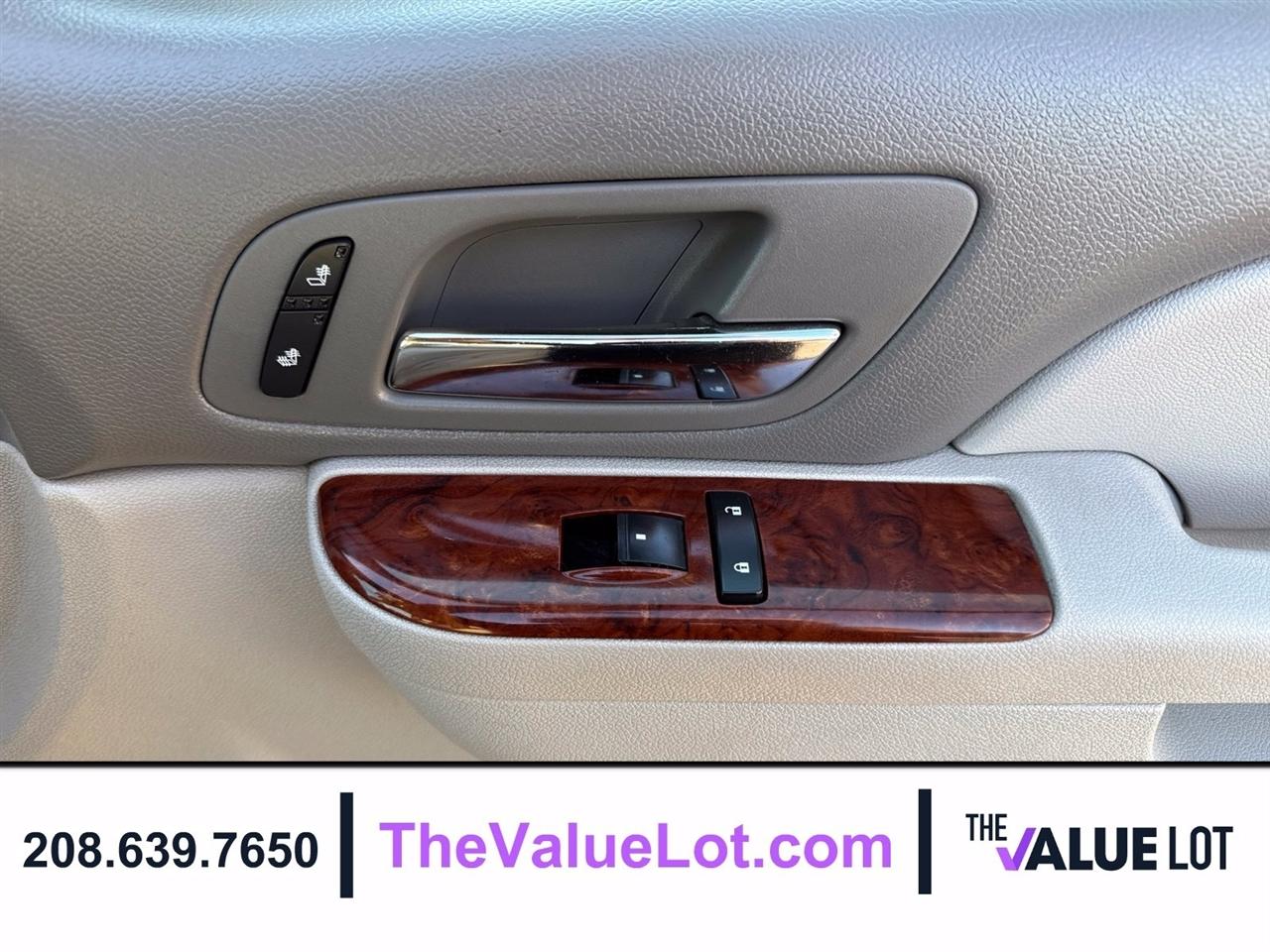 Chevrolet Suburban  2012