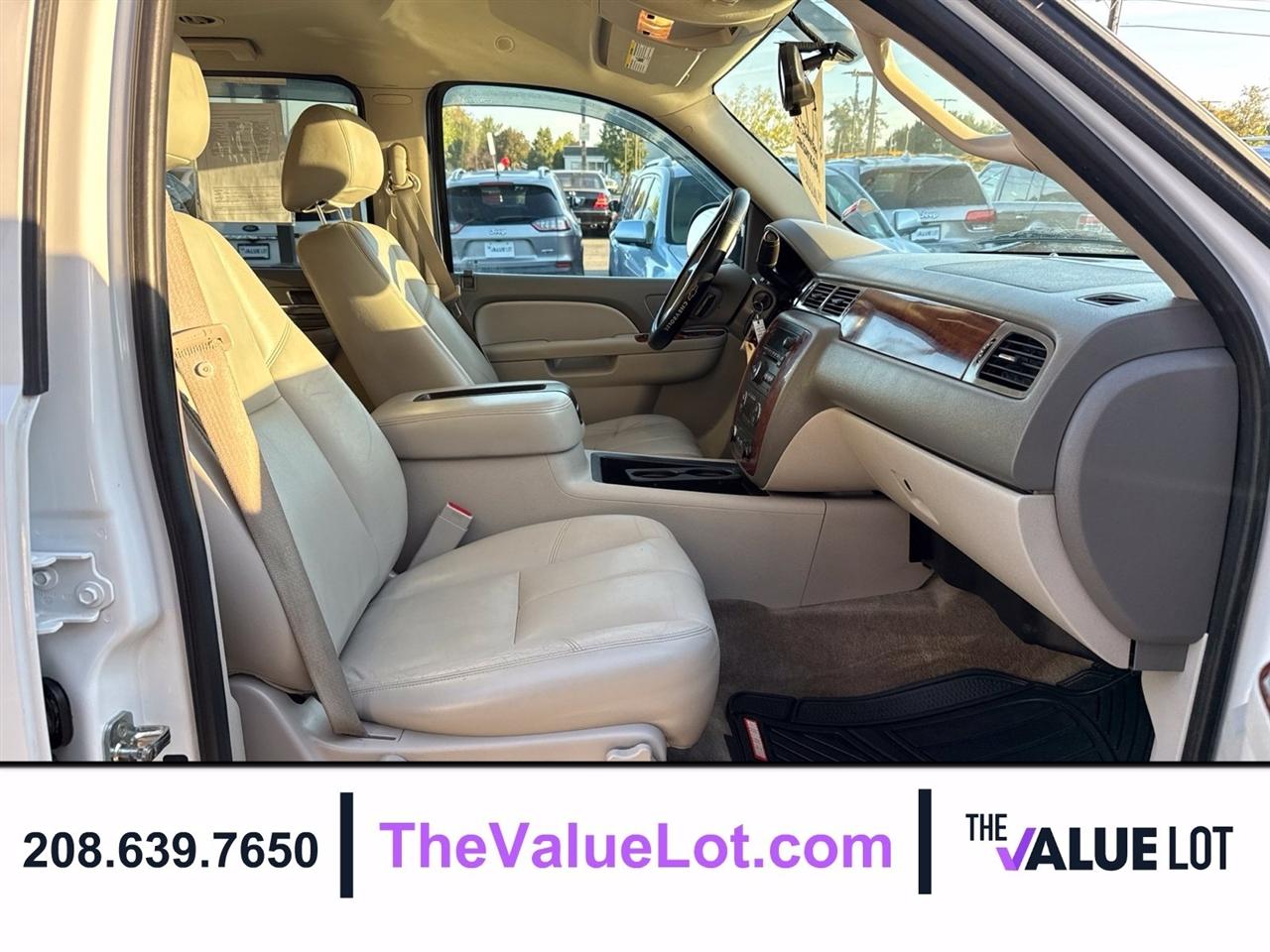 Chevrolet Suburban  2012