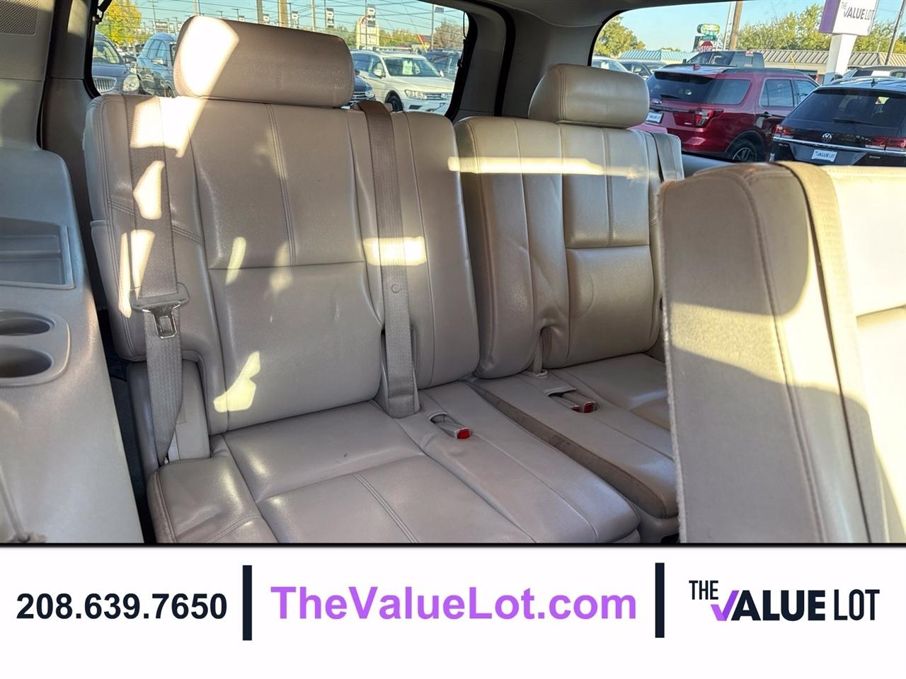 Chevrolet Suburban  2012