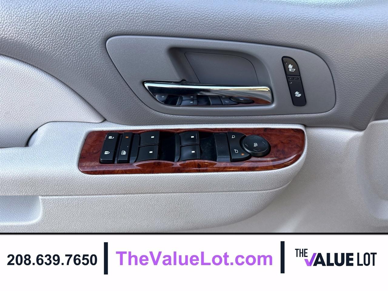 Chevrolet Suburban  2012