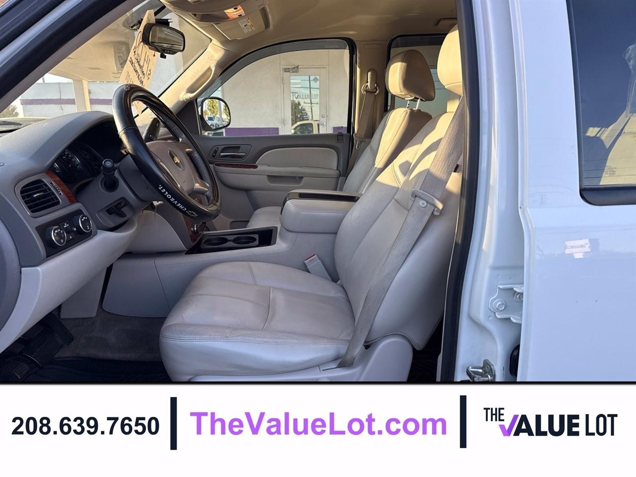 Chevrolet Suburban  2012