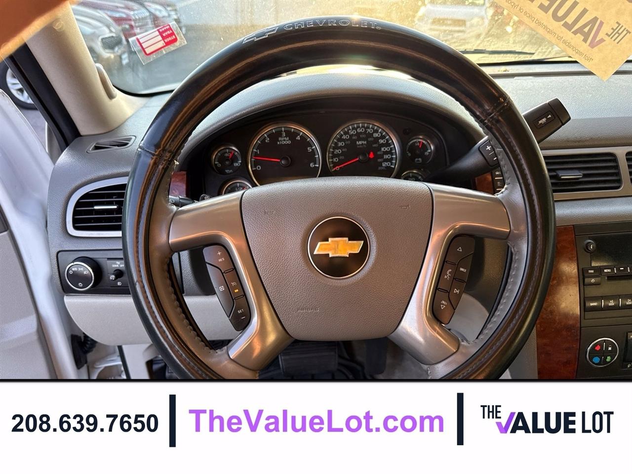 Chevrolet Suburban  2012