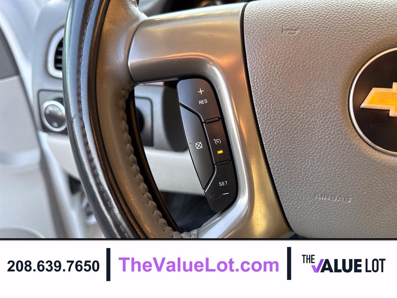 Chevrolet Suburban  2012