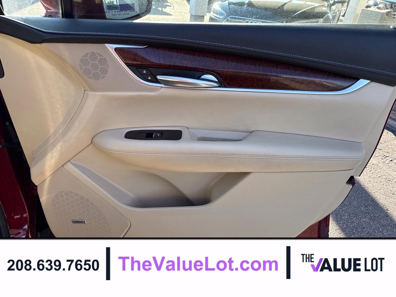 Cadillac XT5 photo 12