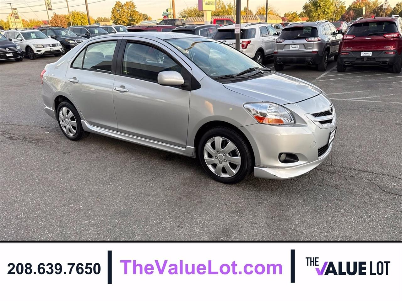 Toyota Yaris photo 2
