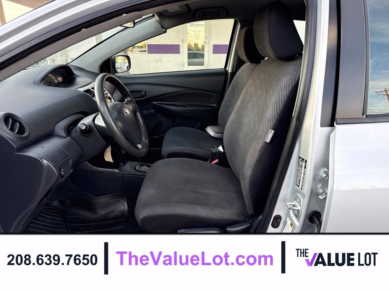 Toyota Yaris photo 17
