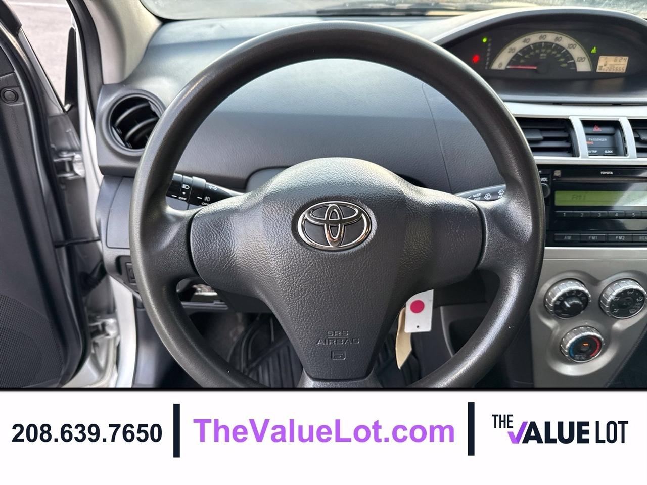 Toyota Yaris photo 18