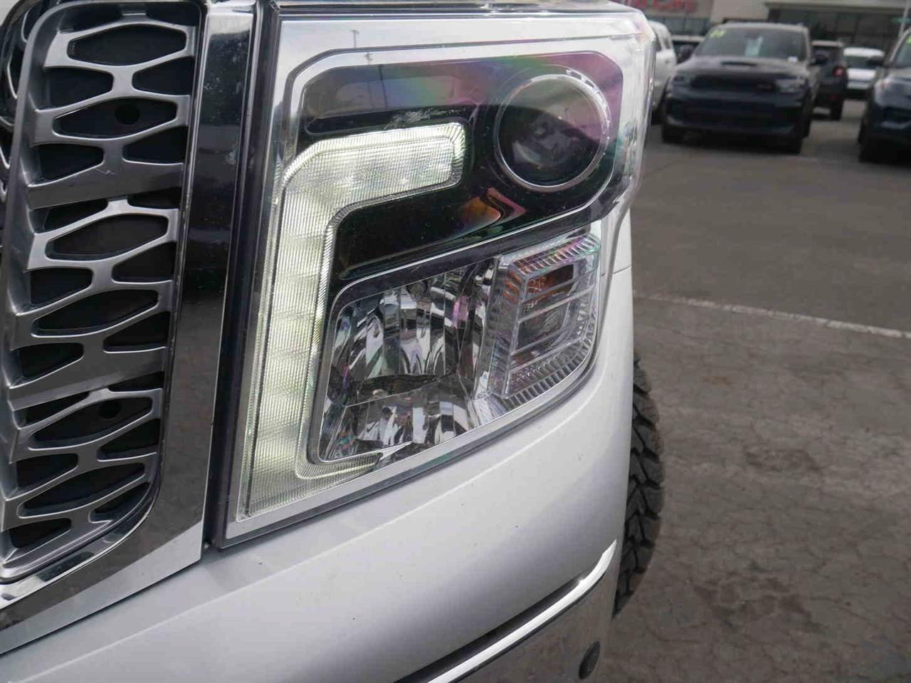 Nissan Titan  2017