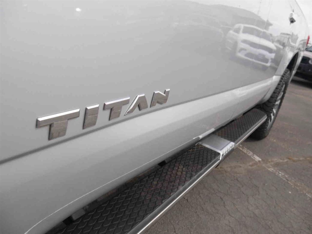 Nissan Titan  2017