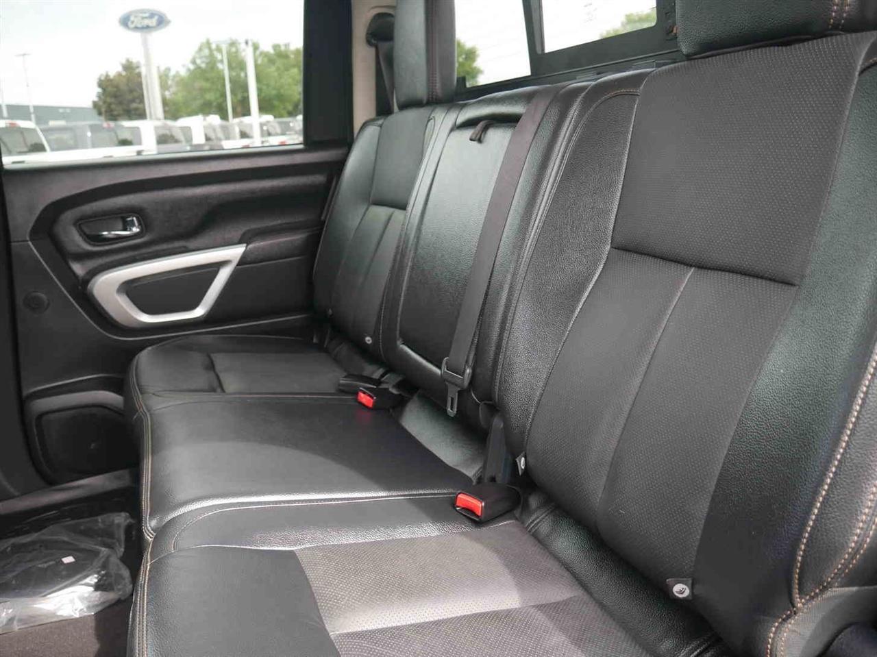 Nissan Titan  2017