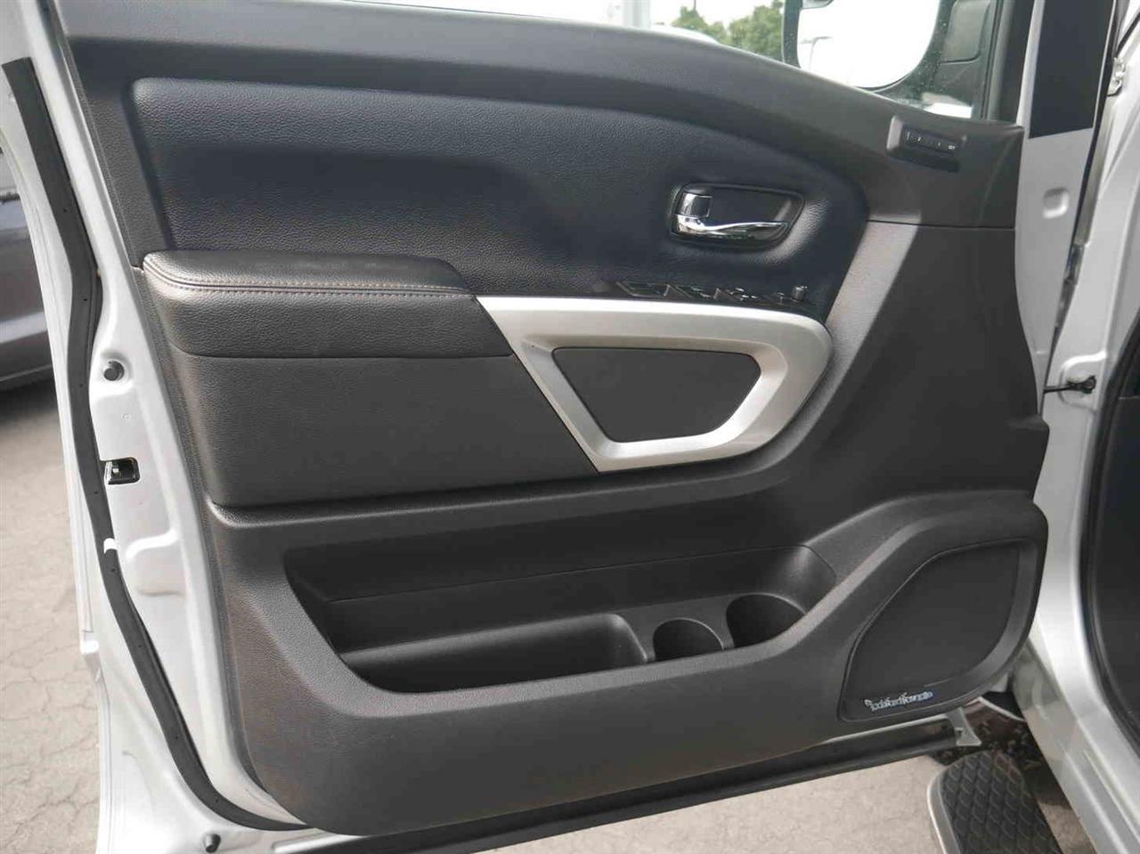 Nissan Titan  2017