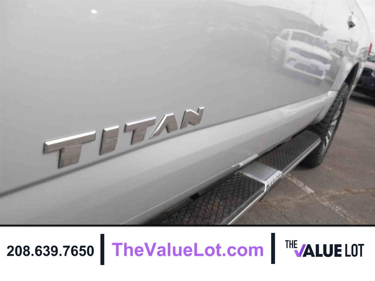 Nissan Titan  2017