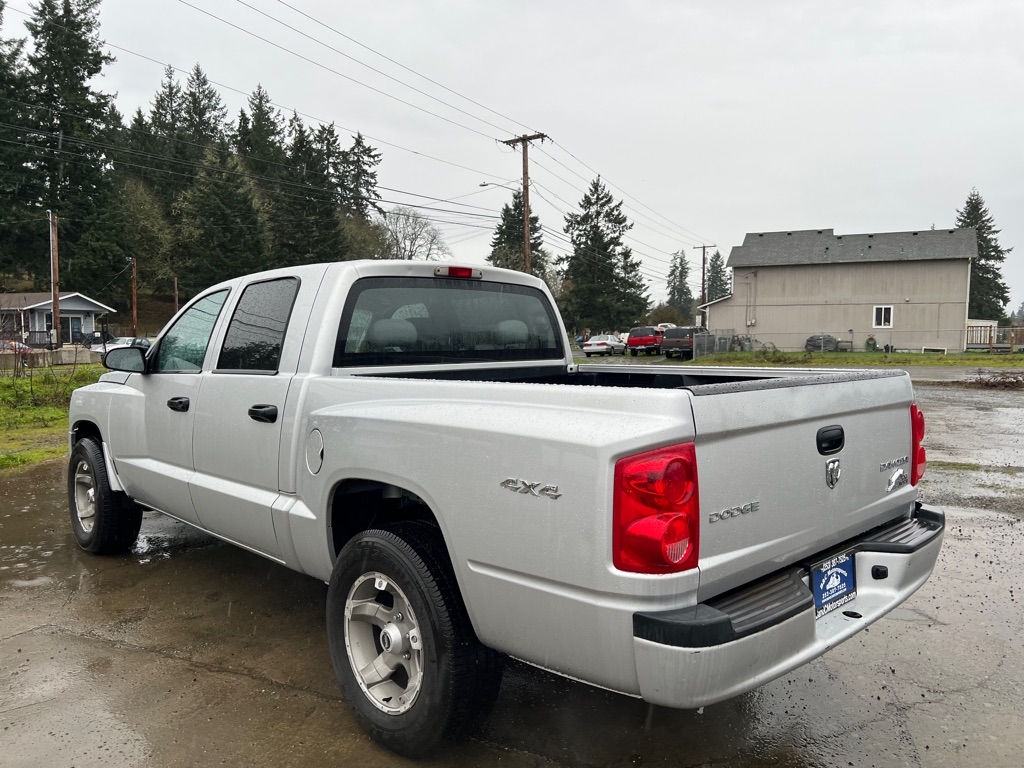 Dodge Dakota 4WD Crew Cab Bighorn/Lonestar 2011