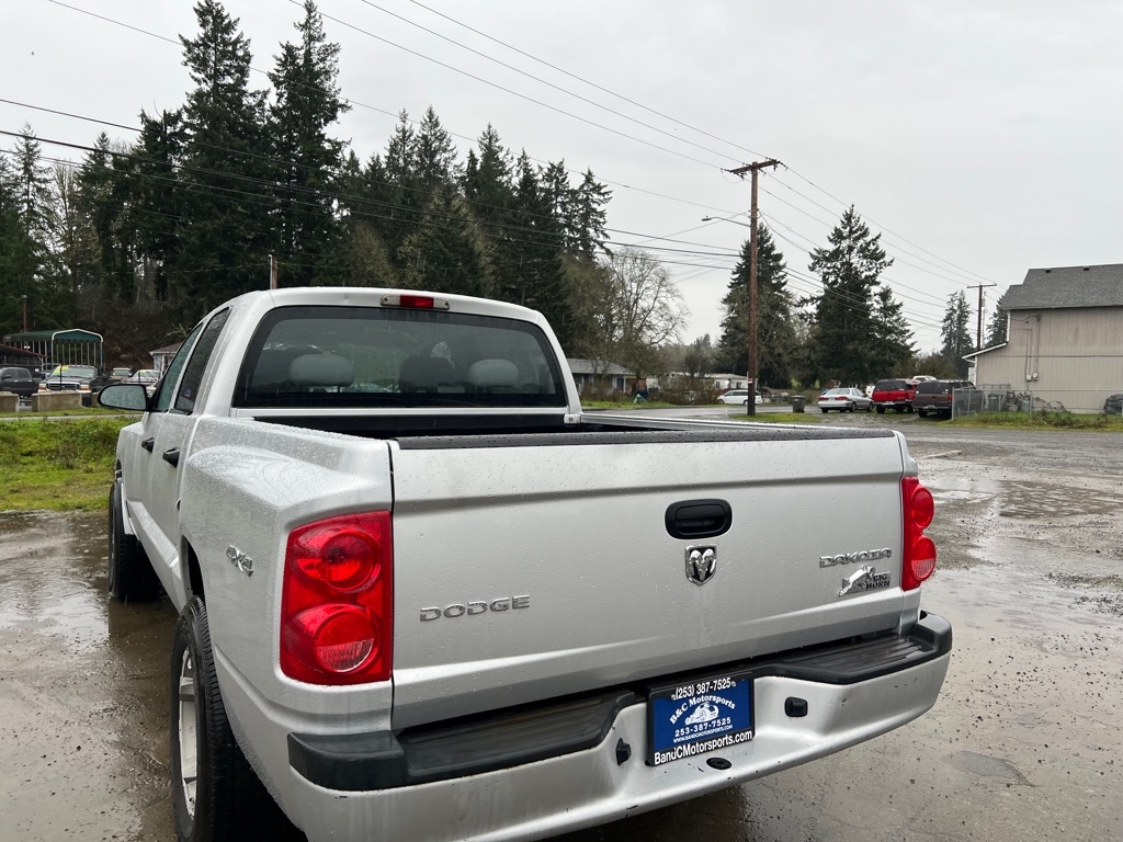 Dodge Dakota 4WD Crew Cab Bighorn/Lonestar 2011
