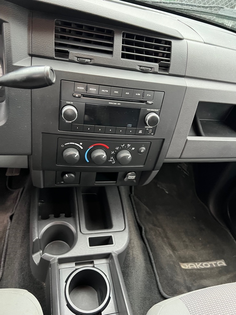 Dodge Dakota 4WD Crew Cab Bighorn/Lonestar 2011