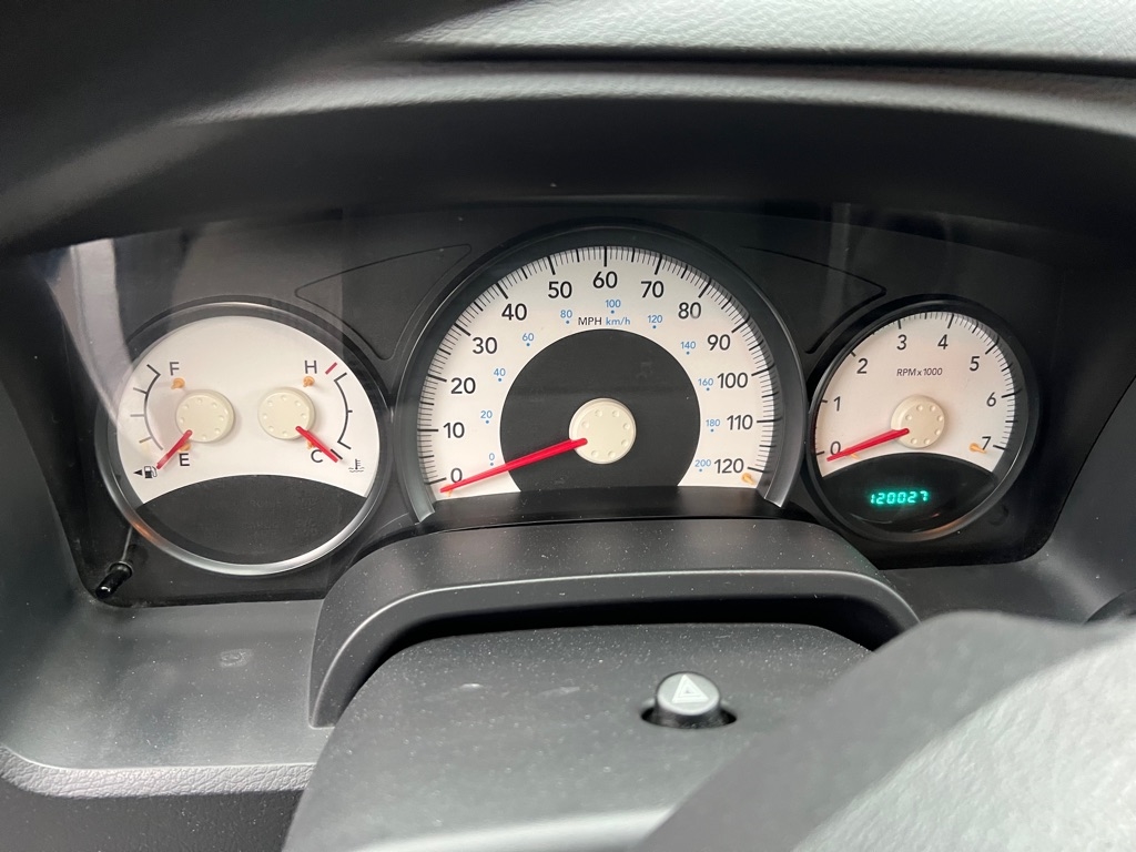 Dodge Dakota 4WD Crew Cab Bighorn/Lonestar 2011