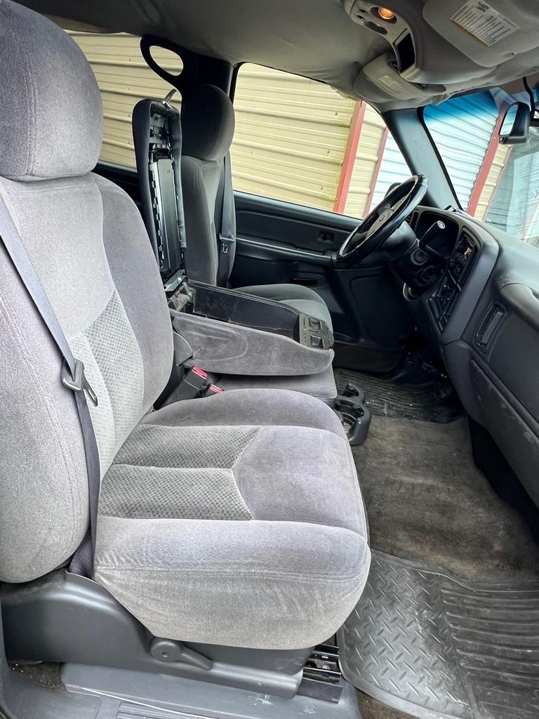 Chevrolet Silverado 1500 Crew Cab 143.5" WB LS 2005