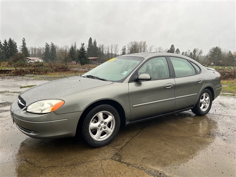 2002 Ford Taurus 4dr Sdn SES Standard