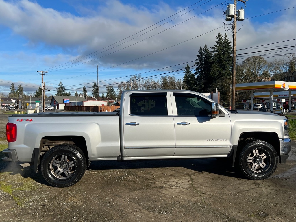 Chevrolet Silverado 1500 4WD Crew Cab 153.0" LTZ w/1LZ 2016