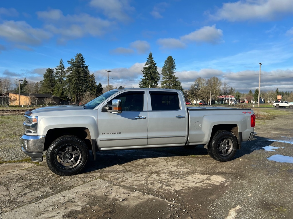 Chevrolet Silverado 1500 4WD Crew Cab 153.0" LTZ w/1LZ 2016