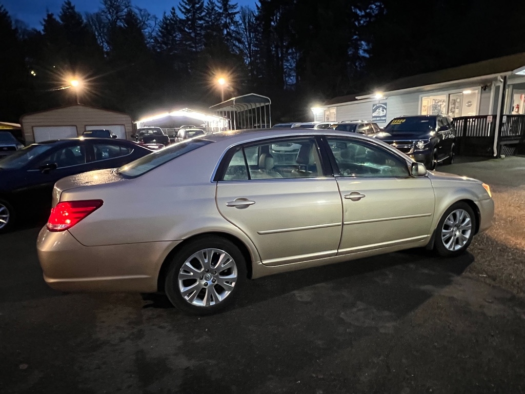 Toyota Avalon 4dr Sdn Limited (Natl) 2010