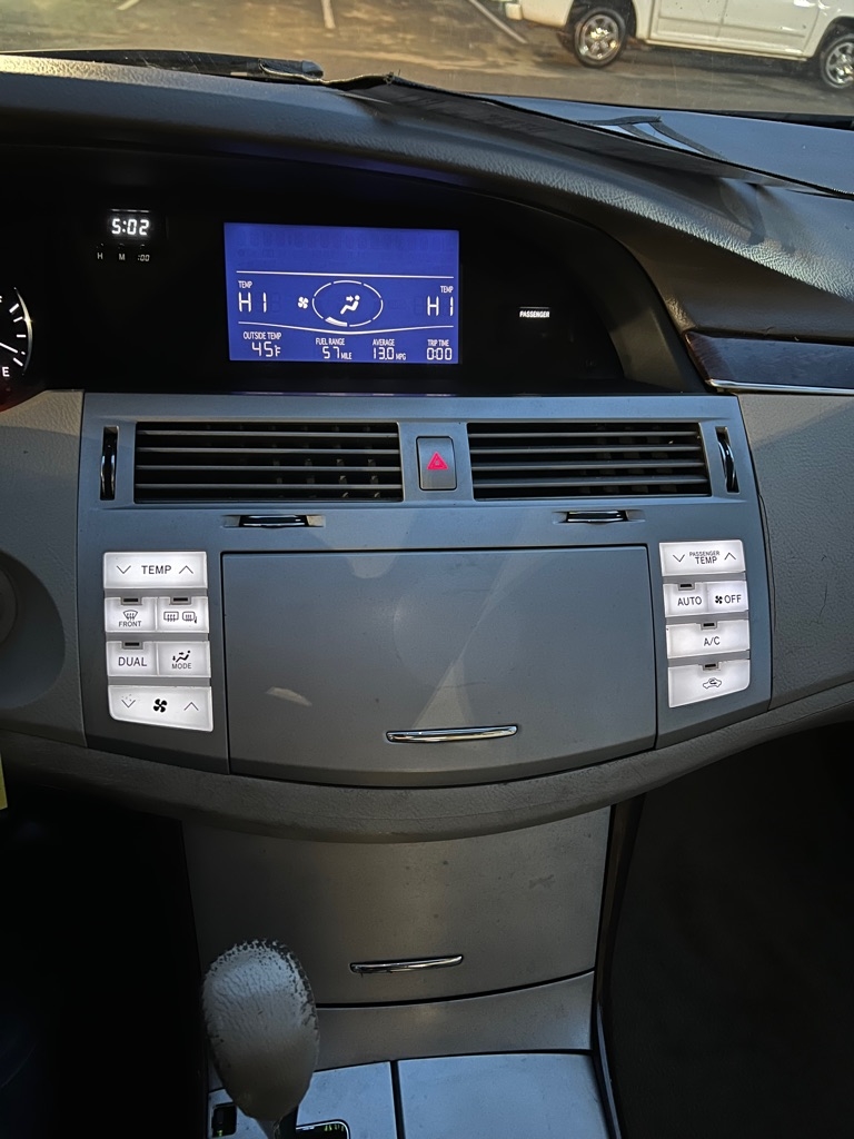 Toyota Avalon 4dr Sdn Limited (Natl) 2010