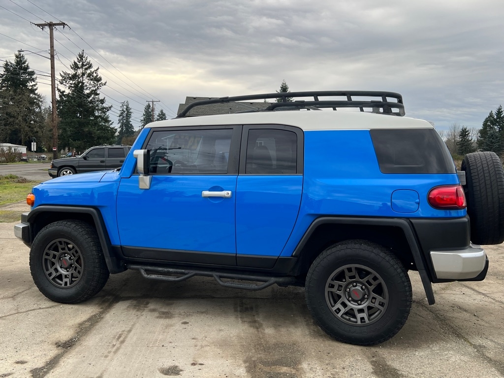 Toyota FJ Cruiser 4D SUV 4WD 2007