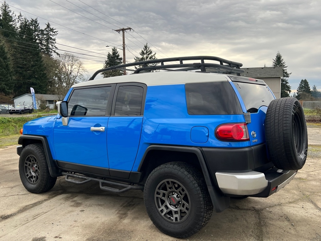 Toyota FJ Cruiser 4D SUV 4WD 2007