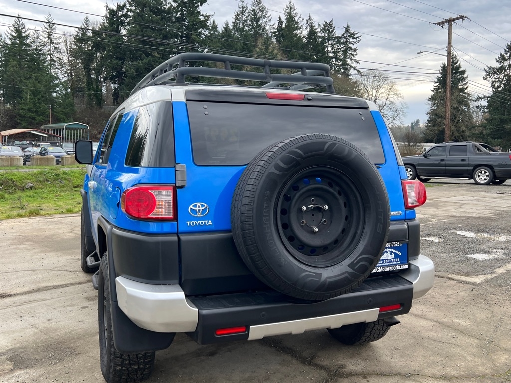 Toyota FJ Cruiser 4D SUV 4WD 2007