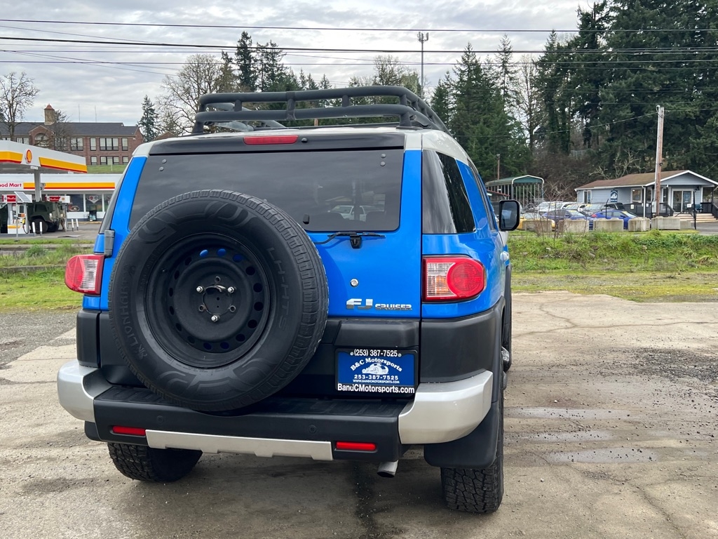 Toyota FJ Cruiser 4D SUV 4WD 2007