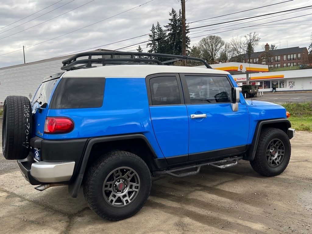 Toyota FJ Cruiser 4D SUV 4WD 2007