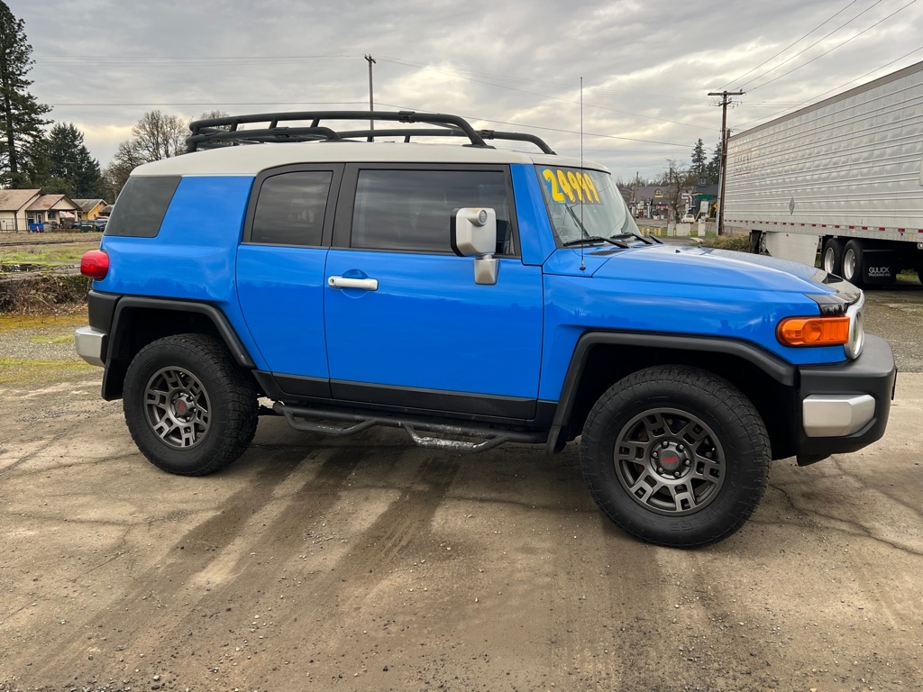 Toyota FJ Cruiser 4D SUV 4WD 2007