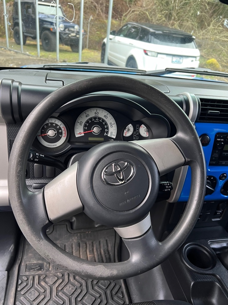 Toyota FJ Cruiser 4D SUV 4WD 2007