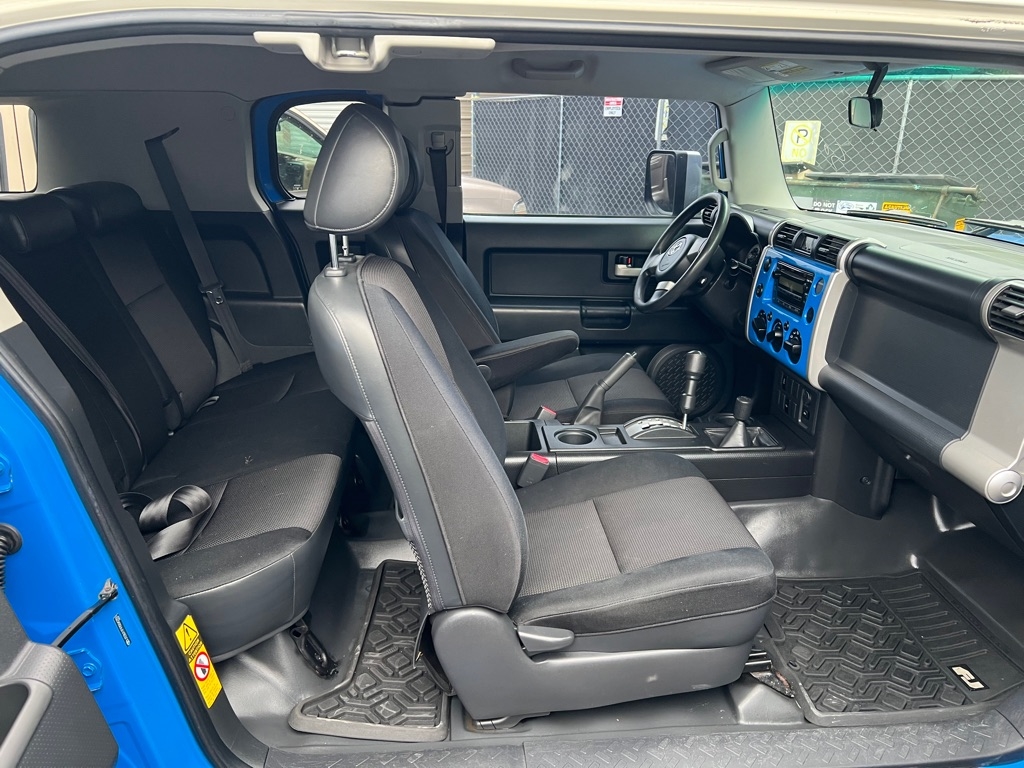 Toyota FJ Cruiser 4D SUV 4WD 2007