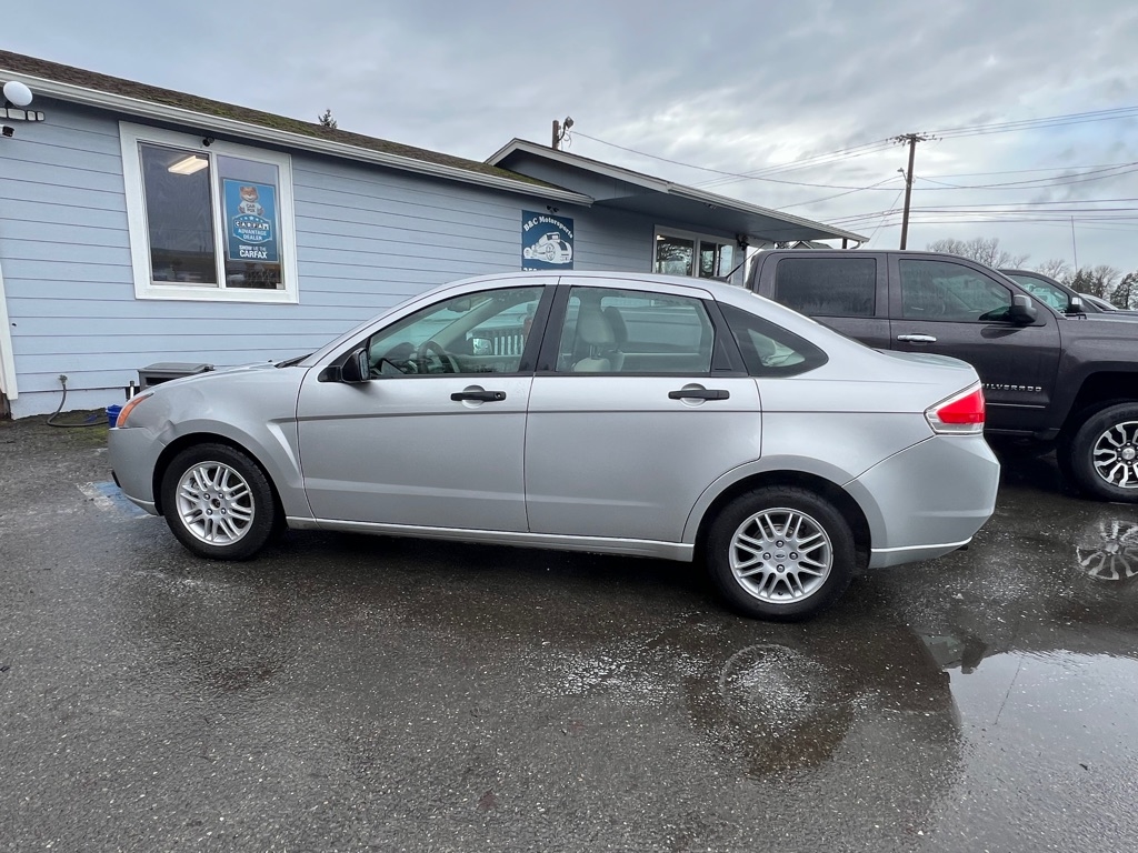 Ford Focus 4dr Sdn SE 2009