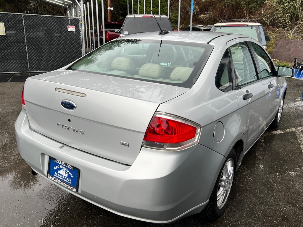 Ford Focus 4dr Sdn SE 2009