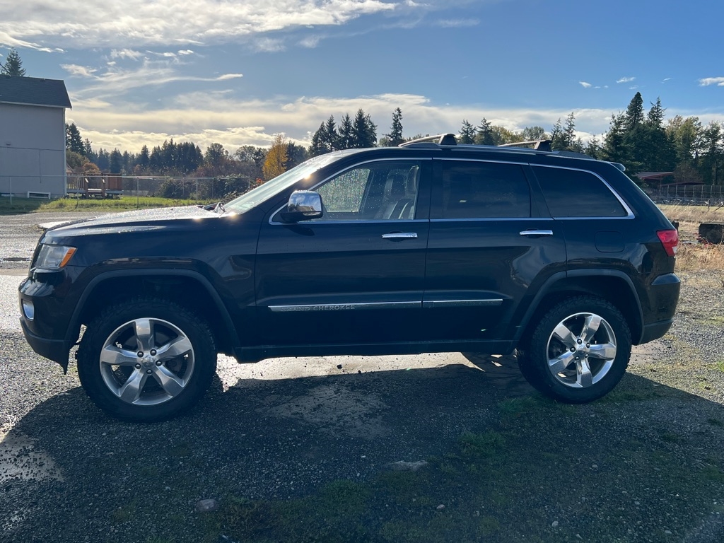 Jeep Grand Cherokee 4WD 4dr Overland Summit 2011