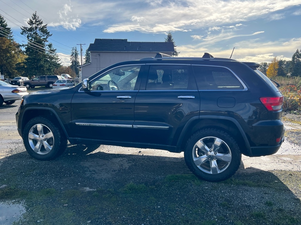 Jeep Grand Cherokee 4WD 4dr Overland Summit 2011