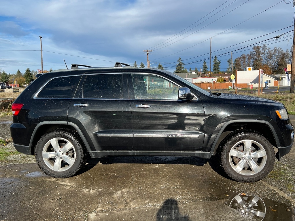 Jeep Grand Cherokee 4WD 4dr Overland Summit 2011