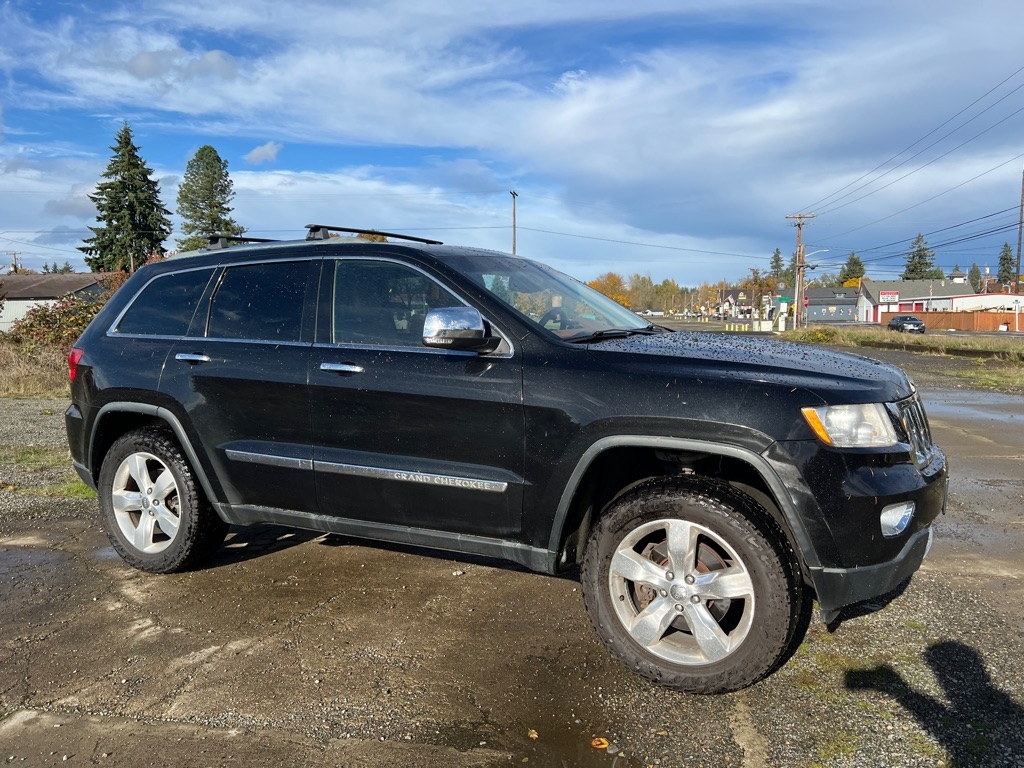 Jeep Grand Cherokee 4WD 4dr Overland Summit 2011