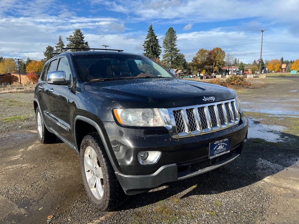 Jeep Grand Cherokee 4WD 4dr Overland Summit 2011