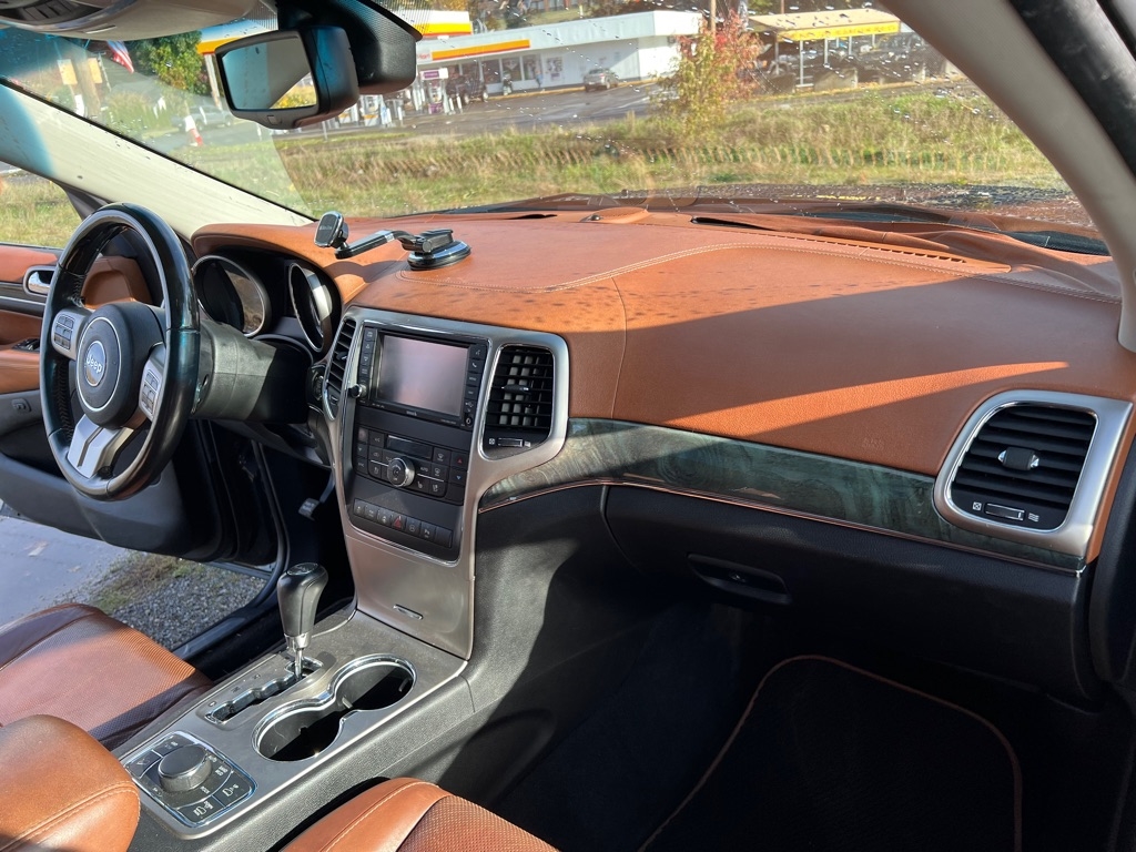 Jeep Grand Cherokee 4WD 4dr Overland Summit 2011