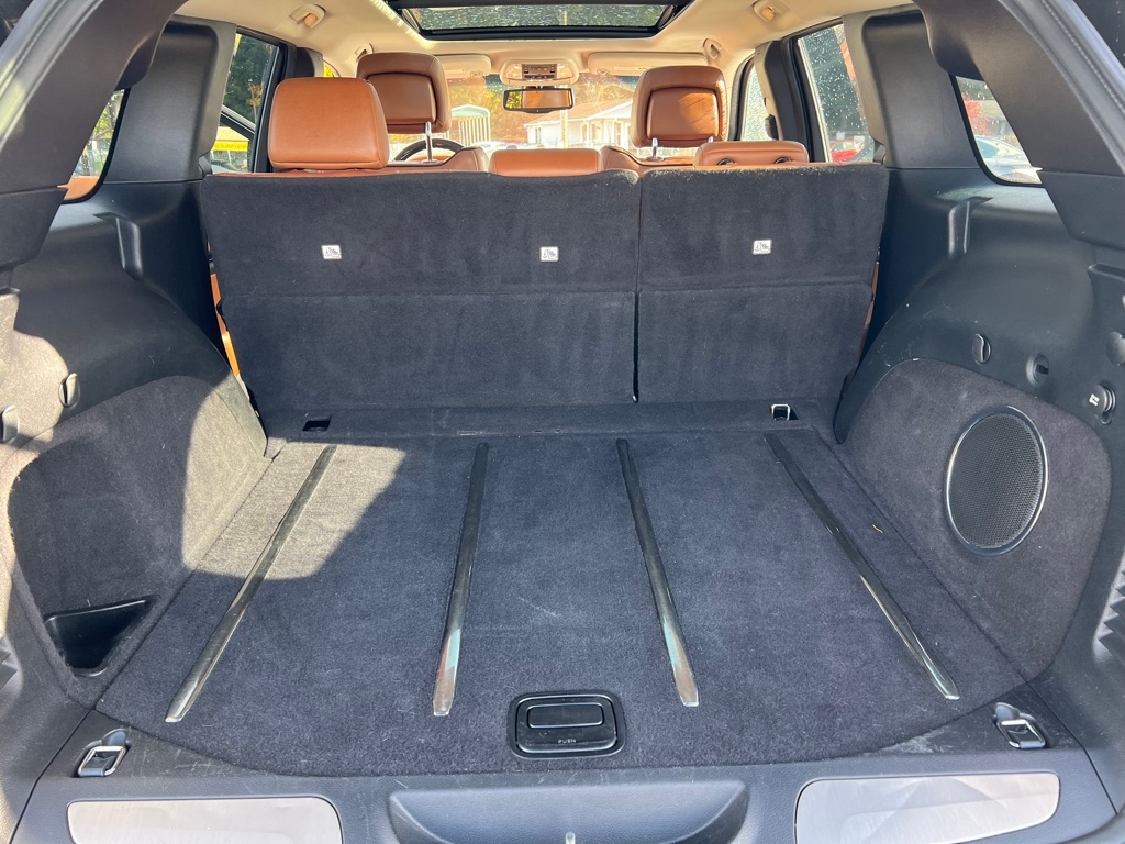 Jeep Grand Cherokee 4WD 4dr Overland Summit 2011