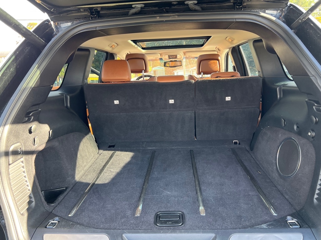 Jeep Grand Cherokee 4WD 4dr Overland Summit 2011