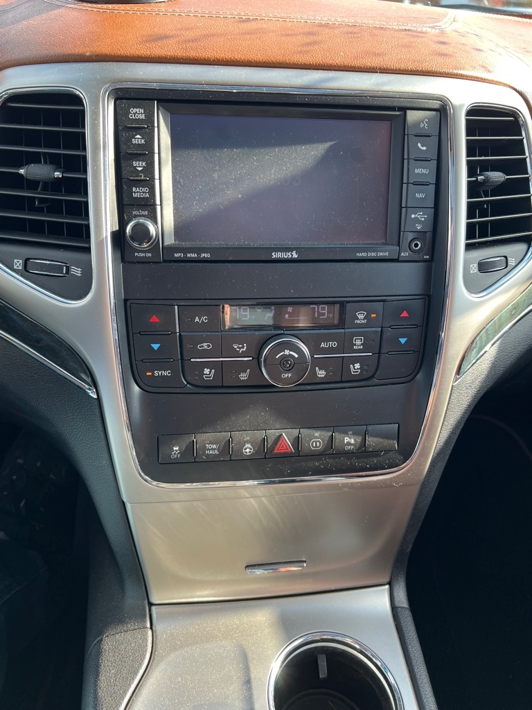 Jeep Grand Cherokee 4WD 4dr Overland Summit 2011