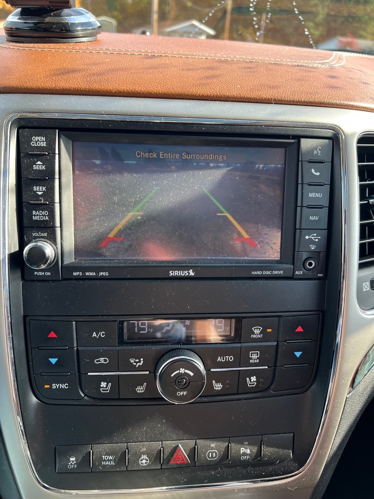 Jeep Grand Cherokee 4WD 4dr Overland Summit 2011