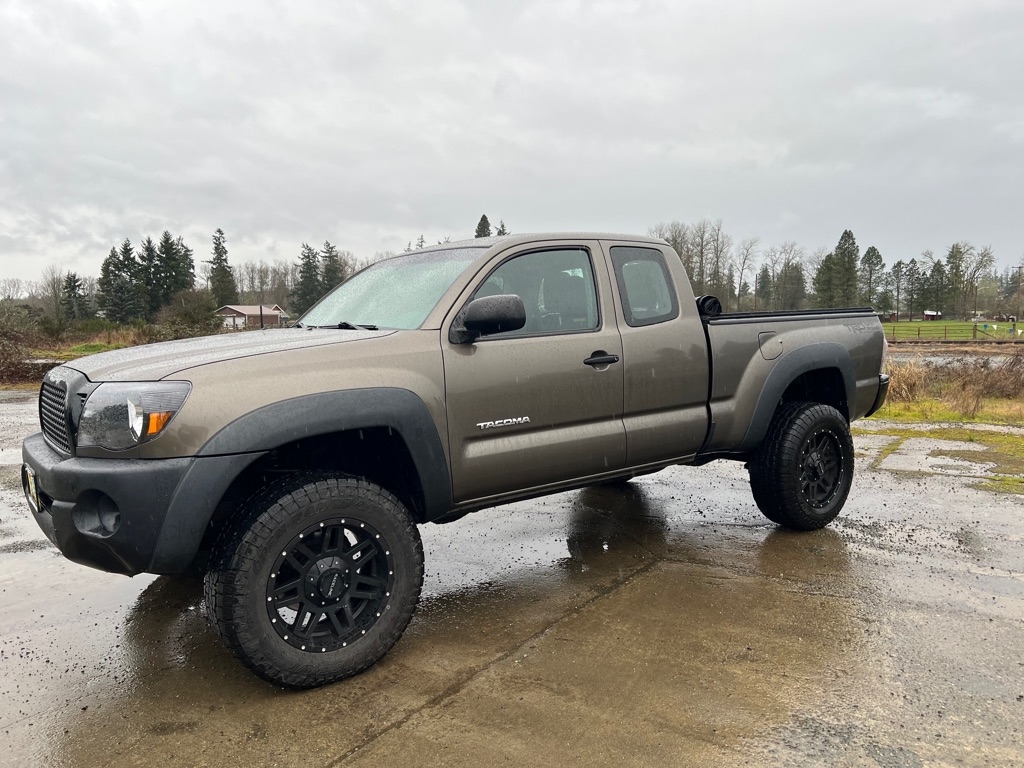 Toyota Tacoma 4WD Access V6 AT (Natl) 2009